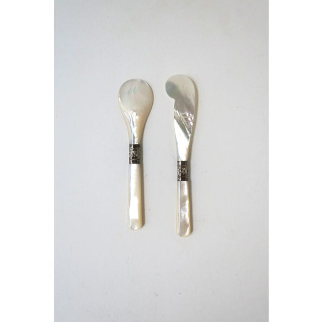 White Caviar Spoon and Knife Spreader Mother of Pearl, Set of 2 For Sale - Image 8 of 8
