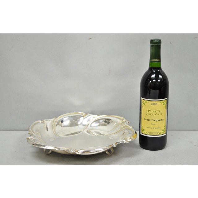 Vintage Caravelle Victorian Style Silver Plated Scalloped Serving Dish Bowl. Circa Late 20th Century. Measurements: 2" H x...