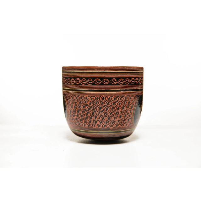 Southeast Asia 20th Century Vintage Collector-Grade Burmese Parrot Lacquerware Cup For Sale - Image 4 of 6