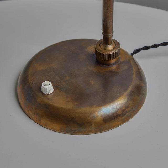 Brass 1940s Giovanni Michelucci Patinated Brass Ministerial Table Lamp for Lariolux For Sale - Image 8 of 12