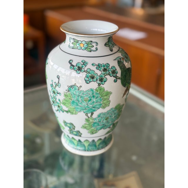 Japanese Gold Imari Hand Painted Porcelain Vase For Sale - Image 3 of 8