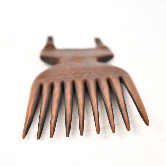 Early 20th Century Early 20th Century Nyamwezi Mwana Hiti Figural Comb Tanzania For Sale - Image 5 of 6