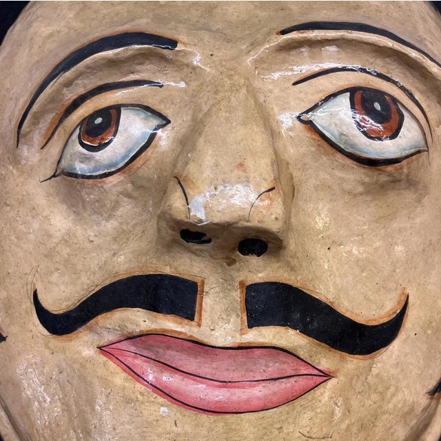 Large papier -mâché mask of the 60s in a good state of conservation no damage Dimensions: height 44 cm diameter 36 cm...