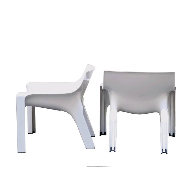 Artemide Set of Italian White Vicario Chairs by Vico Magistretti for Artemide, 1970s For Sale - Image 4 of 8