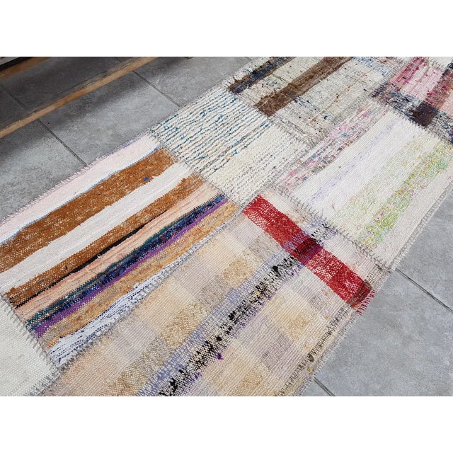 1960s Natural Oushak Vintage Kilim For Sale - Image 5 of 10
