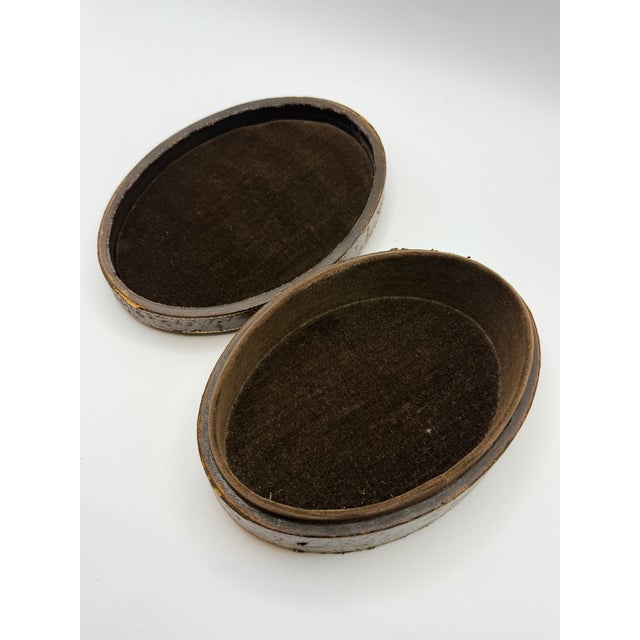 Vintage Italian Florentine Tooled Leather Oval Box For Sale - Image 4 of 5