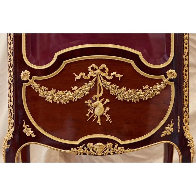 Showcase in Mahogany and Gilded Bronze in the style of Sormani, France, 19th Century For Sale - Image 6 of 9