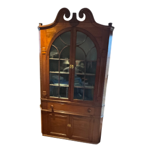 Late 19th Century American Mahogany Corner Cabinet
