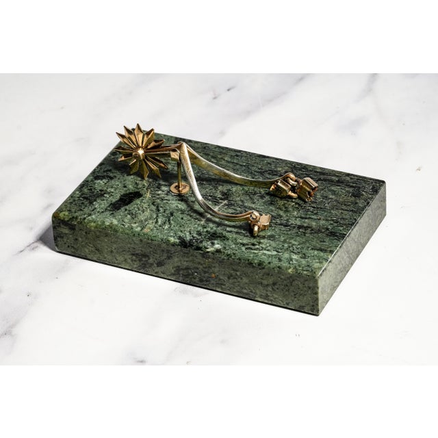 1970s Vintage Garrard & Co. English Sterling Silver Gilt Equestrian Horse Riding Spur Desk Marble Paperweight Luxury Home Decor For Sale - Image 5 of 16