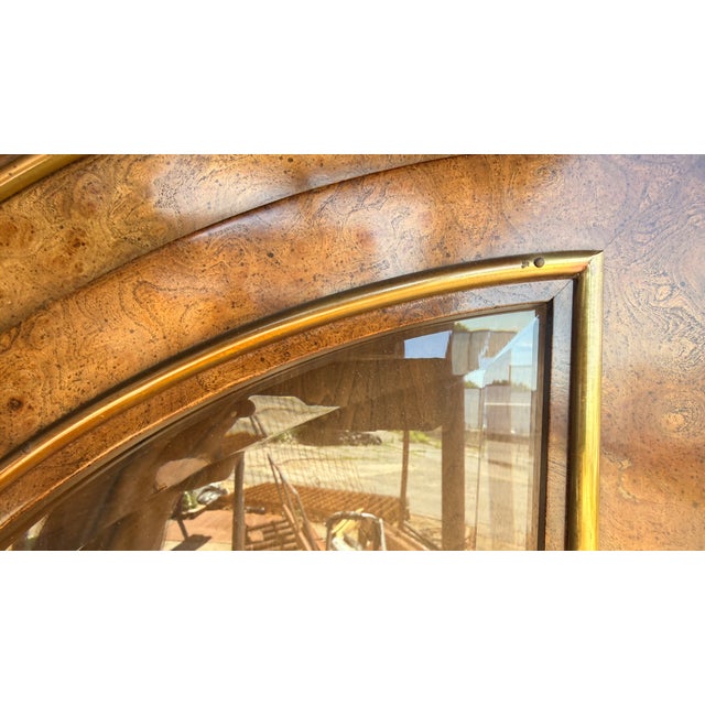 Late 20th Century Mastercraft Illuminated Burlwood Arched Display Cabinet Vitrine With Brass Trim, Attributed For Sale - Image 16 of 16