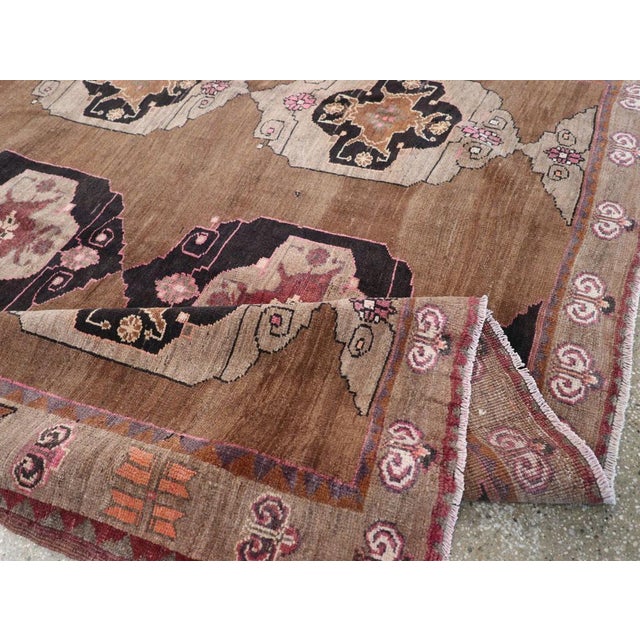 Textile Galerie Shabab Collection Mid-20th Century Turkish Anatolian Tribal Carpet For Sale - Image 7 of 8
