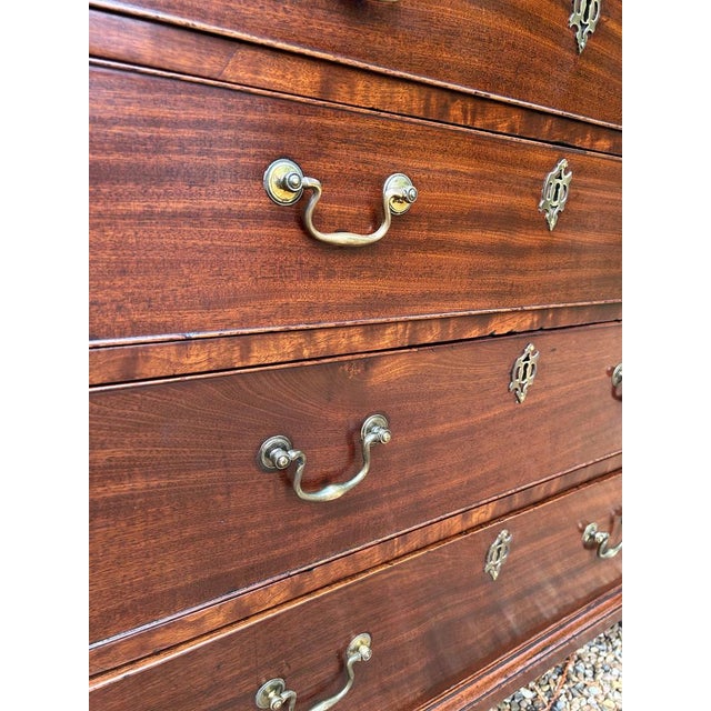 George III Mahogany Chest of Drawers, 1780 For Sale - Image 11 of 13