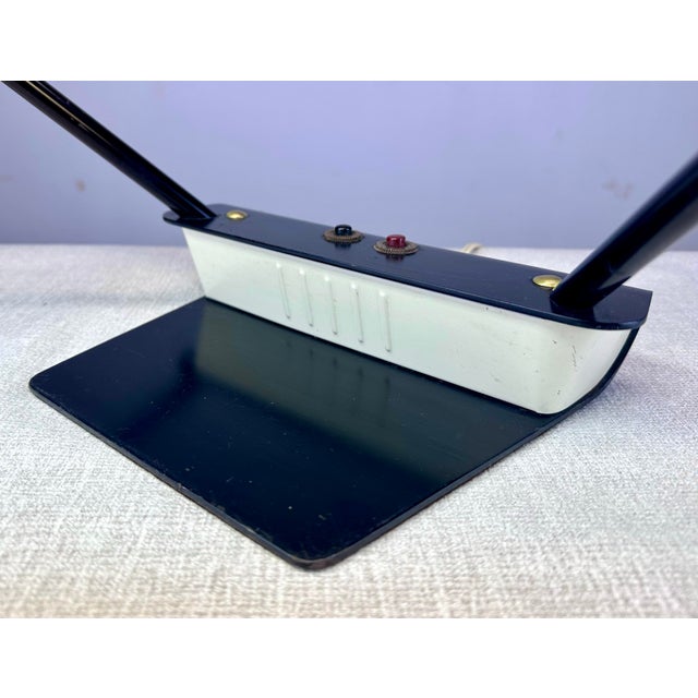 Mid Century Space Age Modern Dazor Model #2002 Desk Lamp For Sale In New York - Image 6 of 12