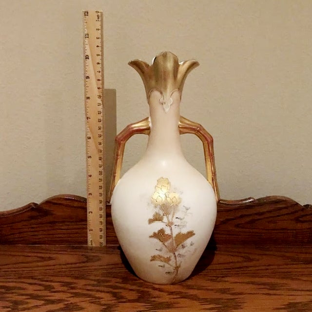 Up for sale is a breathtaking antique porcelain vase manufactured by Robert Hanke in Austria, dating between c. 1880 and...
