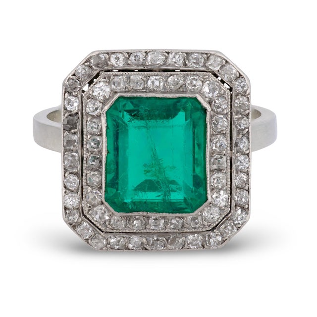 Art Deco 1930s Art Deco 2.00 Carat Emerald Diamond Platinum Ring, Size 6 For Sale - Image 3 of 6