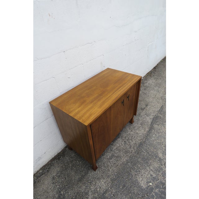 John Widdicomb Mid Century Server Buffet 6048 For Sale - Image 17 of 18
