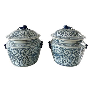 Chinoiserie Blue and White Porcelain Covered Jars With Foo Dog Finials, Pair For Sale