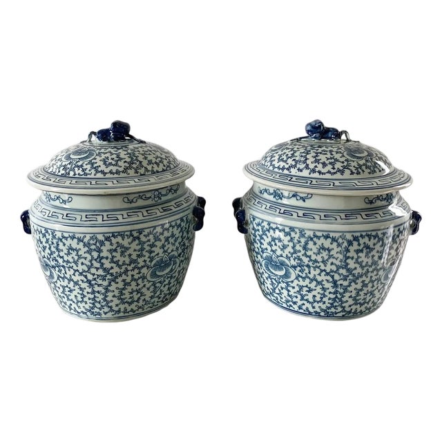 Chinoiserie Blue and White Porcelain Covered Jars With Foo Dog Finials, Pair For Sale