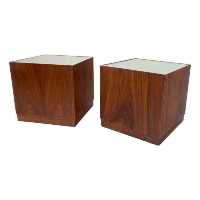 Pair of Cube Shape Walnut Mid-Century Modern End Side Occasional Tables Stands For Sale