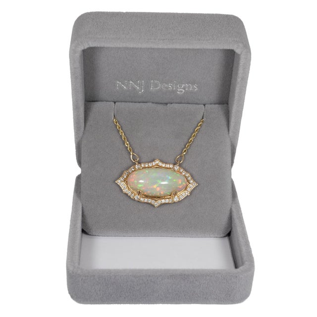 Modern 11.2Ct Opal Necklace Attached Chain With Natural Diamond Accents: Solid 14k Gold For Sale - Image 3 of 8