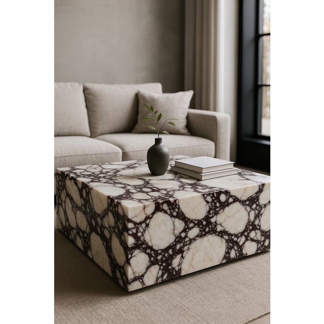 Calacatta Viola Marble Coffee Table – 100x100x35 cm This exclusive coffee table is crafted entirely from Calacatta Viola...