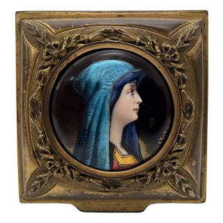 Gilt Bronze Box Portrait in Medallion attributed to De Mandre, France, 1900s For Sale