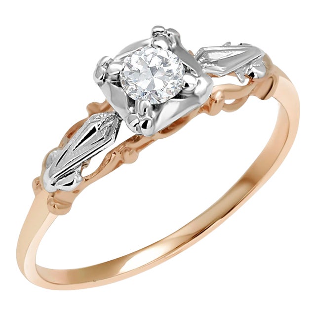Antique Art Deco Diamond 0.15 Carat 14 Karat White and Rose Gold Filigree Ring Size 6 For Sale