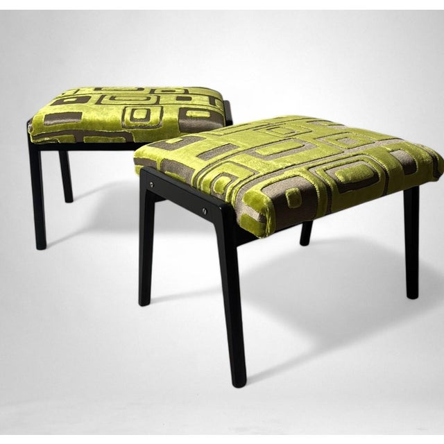 Mid 20th Century Paolo Buffa Style Pair of Wooden Benches Upholstered Designers Guild Fabric For Sale - Image 4 of 18