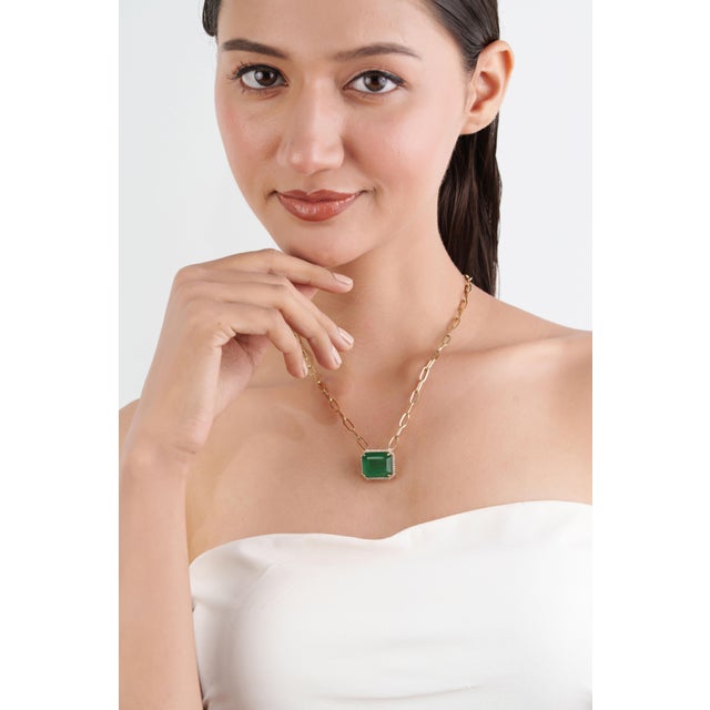 Metal 18.82ct Octagon Emerald & Diamond Halo Pendant Necklace With Paperclip Chain For Sale - Image 7 of 16