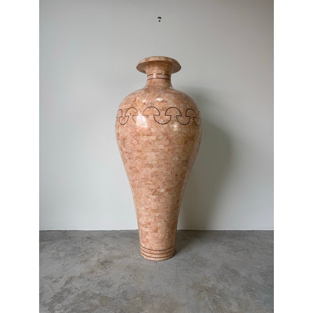 Peach Overscale 1980’s Maitland-Smith Style Tessellated Stone & Inlaid Brass Floor Vase For Sale - Image 8 of 12