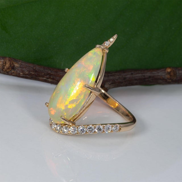Metal 5.1Ct Ethiopian Opal Cabochon Ring With Natural Diamond Accents: Solid 14k Gold, Size 6.75 For Sale - Image 7 of 9