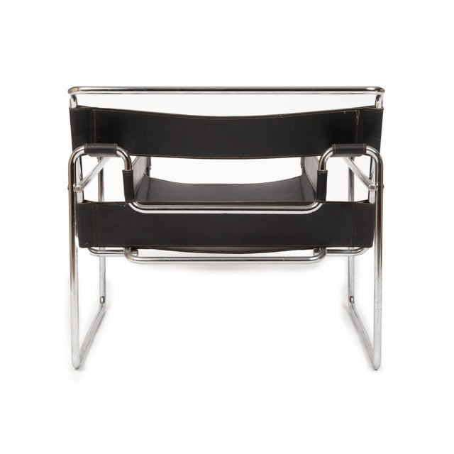 Wassily B3 Armchair in Chrome and Black Leather by Marcel Breuer For Sale - Image 4 of 6