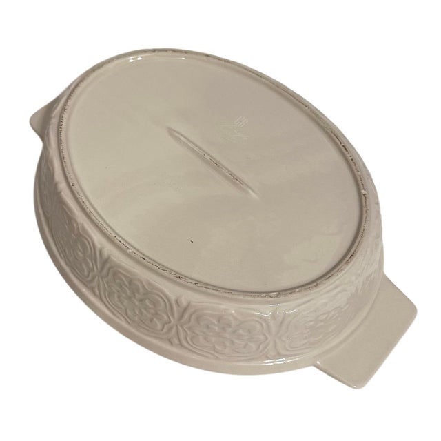 Blue Harbor Collection Cream Embossed Floral 2.5-Quart Oval Covered Casserole Dish For Sale - Image 9 of 11