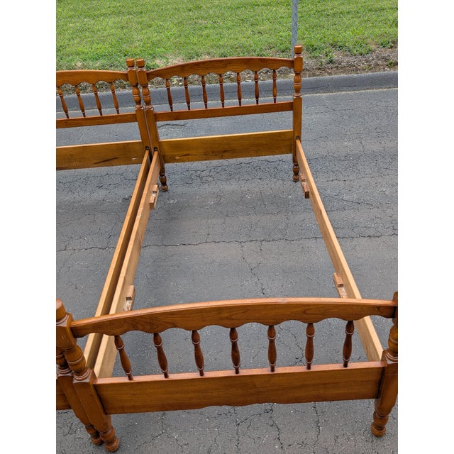 Stickley Mid 20th Century Stickley American Colonial Carved Cherry Wood Twin Size Spindle Bedframe, Pair For Sale - Image 4 of 18