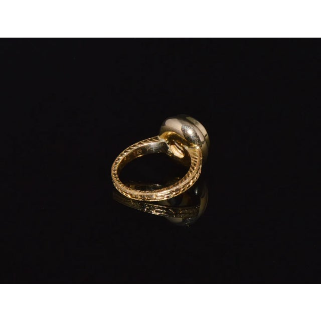 GIA Certified Natural 8.40cts Ceylon Yellow Sapphire 18K Solid Gold Bezel Dome Engraved Ring, size 7.75 For Sale - Image 4 of 10