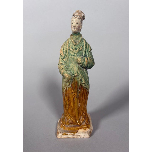 Sculpture of a Mingqi servant, China, Ming Dynasty (1368-1644) For Sale