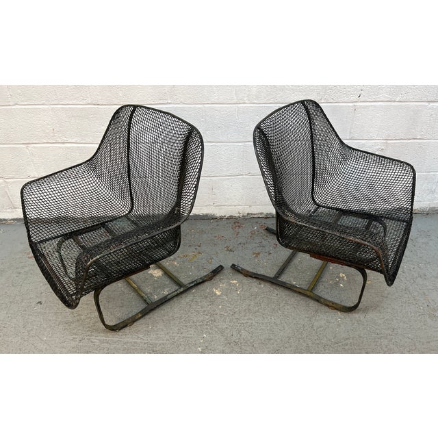 Metal Pair of Vintage Mesh Spring Lounge Chairs Attributed to Russell Woodard For Sale - Image 7 of 16
