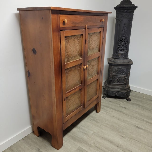 Vintage Country Pine Pie Safe Cabinet With Pierced Metal Panels For Sale In Raleigh - Image 6 of 10