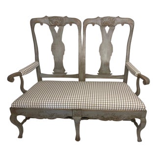 Early 20th Century Grey Painted Swedish Settee with Shell and Foliate Carving For Sale