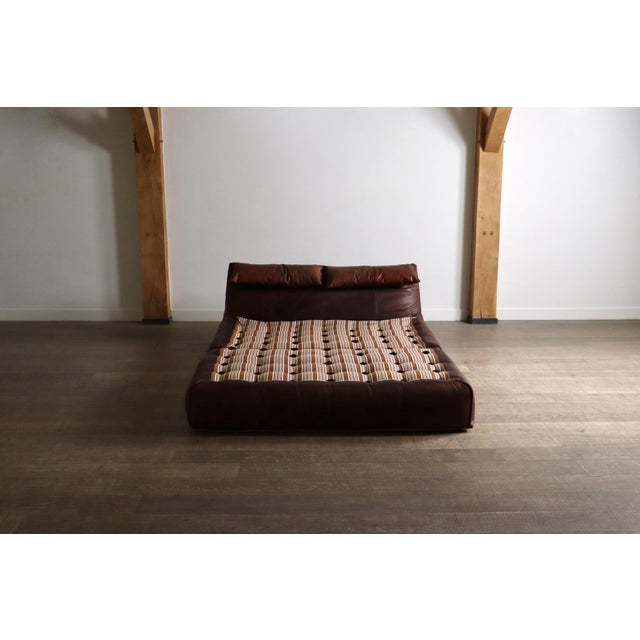 1960s Le Bambole Bed in Buffalo Leather by Mario Bellini for B&B Italia, 1970s For Sale - Image 5 of 14