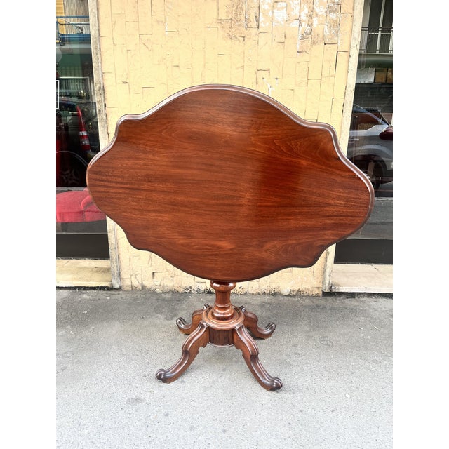 Antique late nineteenth century folding table already restored For the living room or game, an authentic furnishing gem...