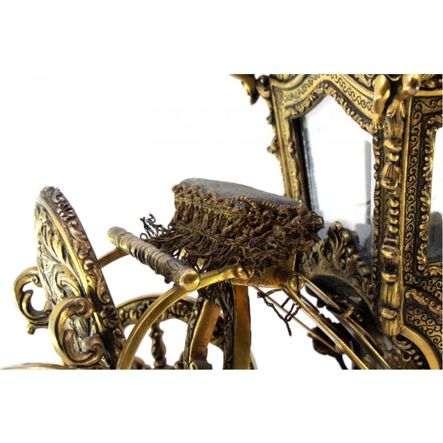 Silver-Gilt Carriage with Portuguese Coat of Arms Engravings, Garlands, Angelic Figures and Glass Door and Window Applications For Sale - Image 3 of 16
