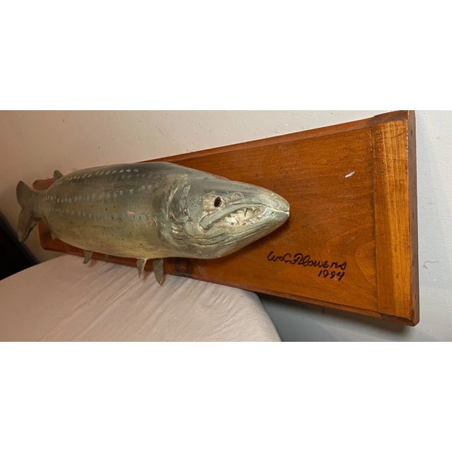Green Vintage Carved Wood 1949 Flowers Pike Fish Sculpture Wall Mount Trophy Folk Art For Sale - Image 8 of 13