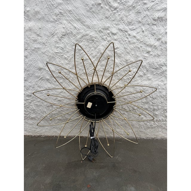 Mid-Century Modern Lux Usa Atomic Wall Clock Sunburst Daisy Metal Brass Electric Mid Century Modern For Sale - Image 3 of 6