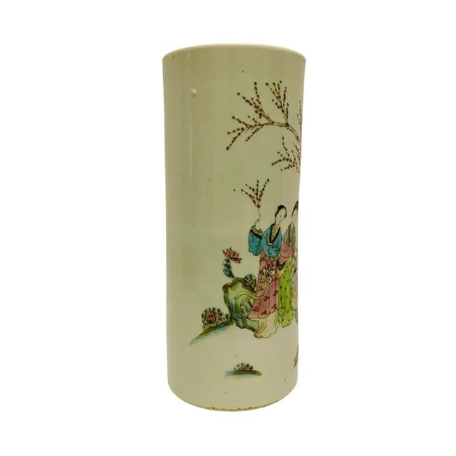 Ceramic Antique Chinese Famille Rose Vase, 19th Century. For Sale - Image 7 of 9