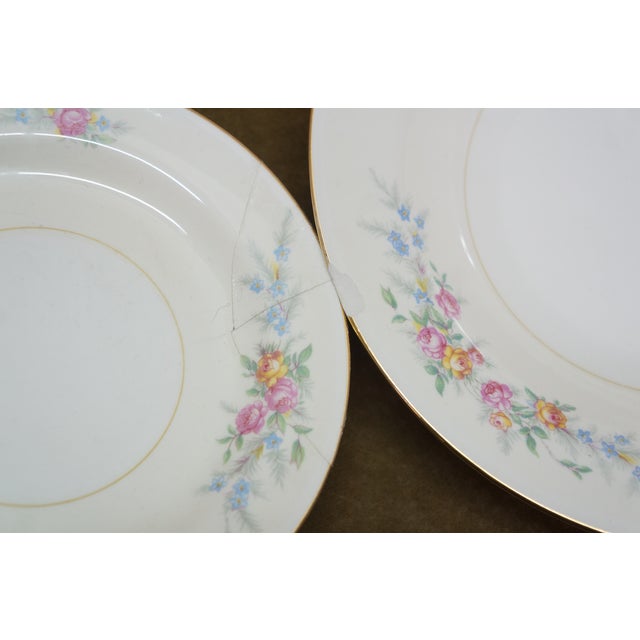 Mid 20th CenturyHomer Laughlin Georgian Eggshell Nautilus China Dinner Service for 12 - 102 Pcs For Sale - Image 4 of 18