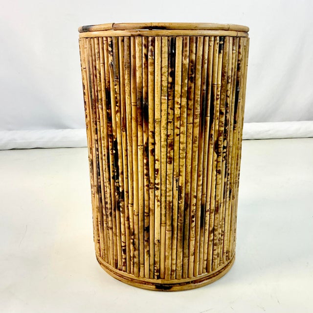 1970s 1970s Vintage Chinoiserie Boho Chic Coastal Scorched Burnt Bamboo Reed Hamper For Sale - Image 5 of 15