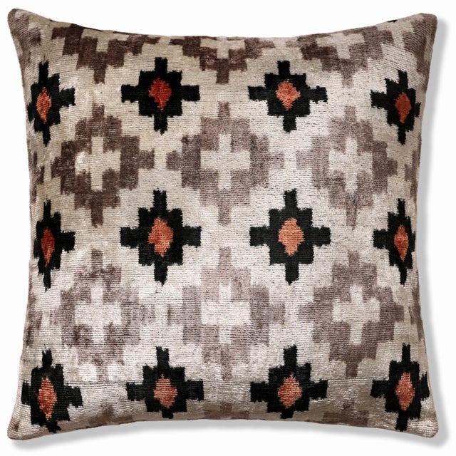 Luxury Neutral Ikat Velvet Throw Pillow 20x20 | Handmade Designer Silk Velvet Cushion For Sale - Image 4 of 8