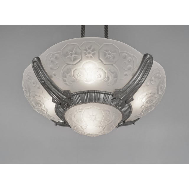Metal Petitot & Muller Freres French Art Deco Multi-Light Chandelier 1930s - Floral Glass For Sale - Image 7 of 15