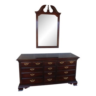 Thomasville Cherry Collection Georgian Style Dresser and Mirror For Sale